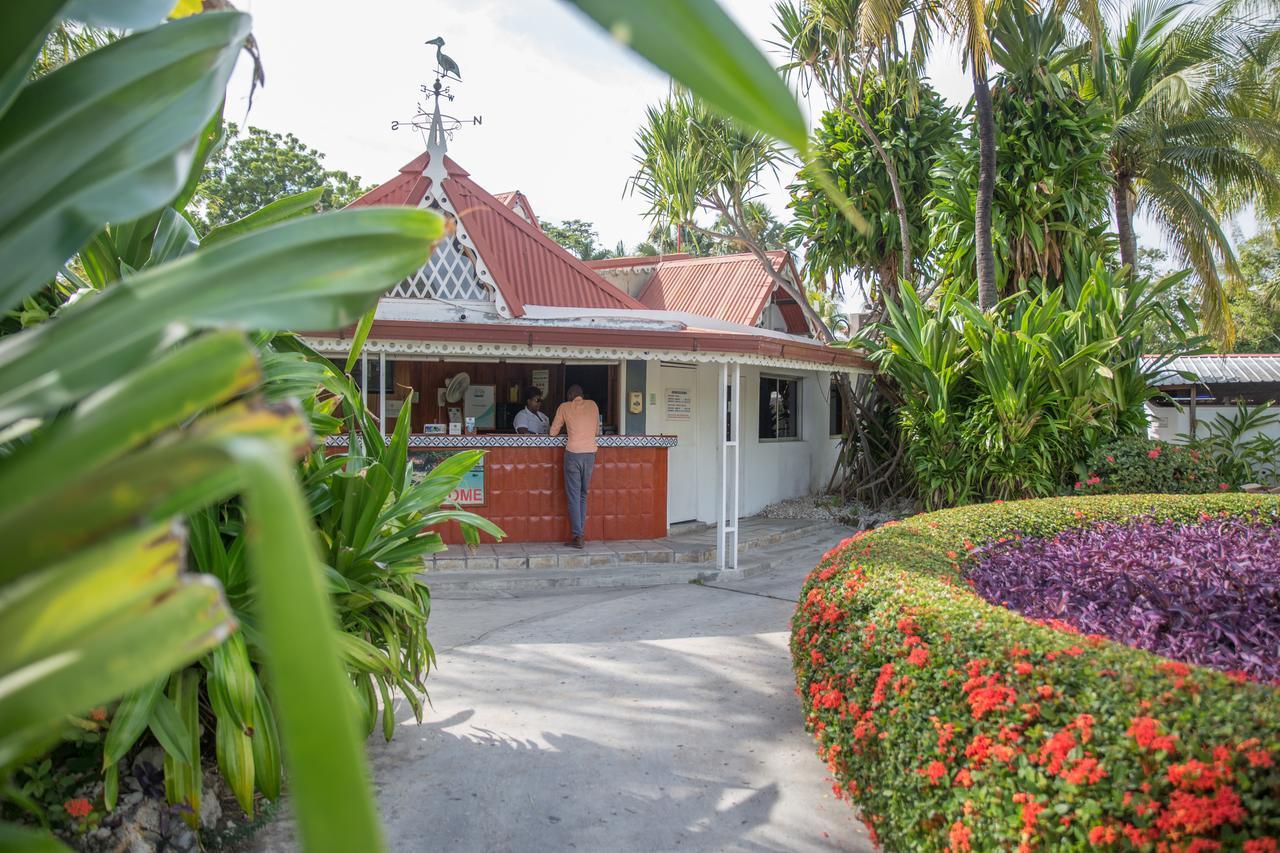 Moulin Sur Mer Beach Resort Montrouis Bagian luar foto