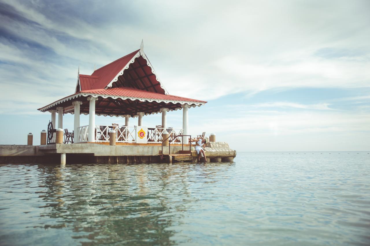 Moulin Sur Mer Beach Resort Montrouis Bagian luar foto