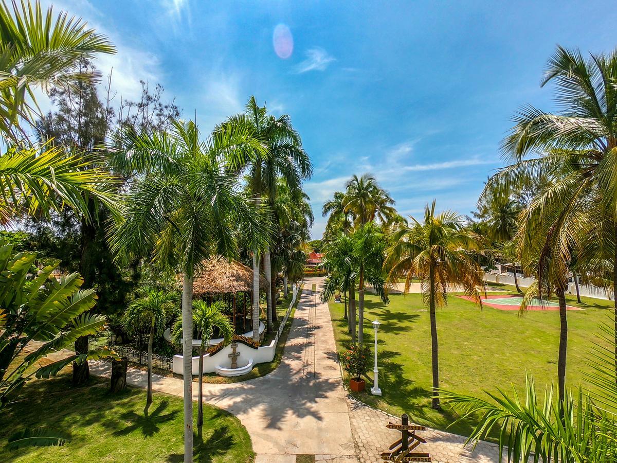 Moulin Sur Mer Beach Resort Montrouis Bagian luar foto