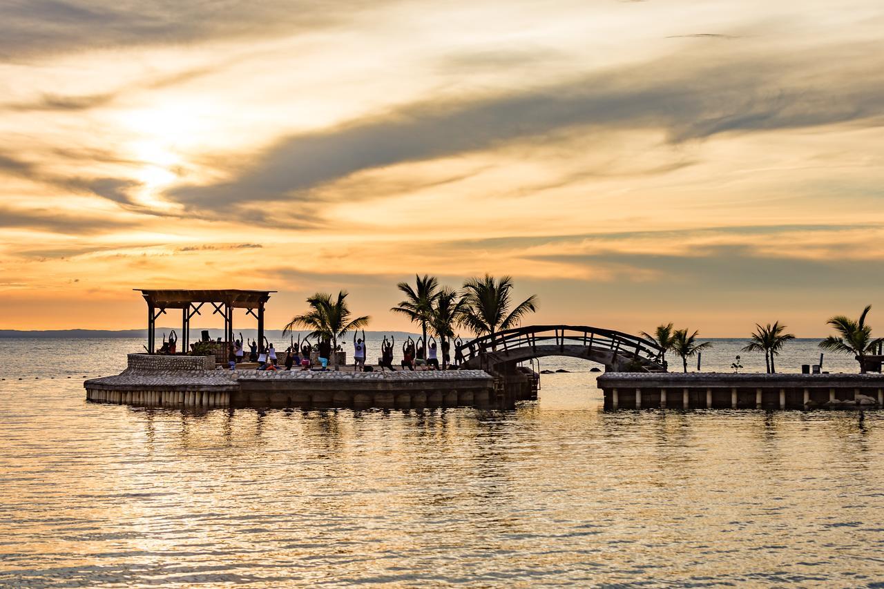 Moulin Sur Mer Beach Resort Montrouis Bagian luar foto