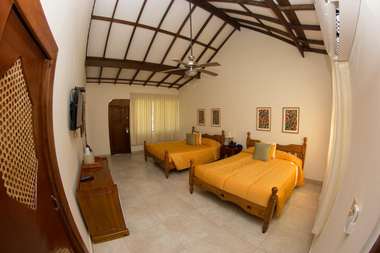 Moulin Sur Mer Beach Resort Montrouis Bagian luar foto