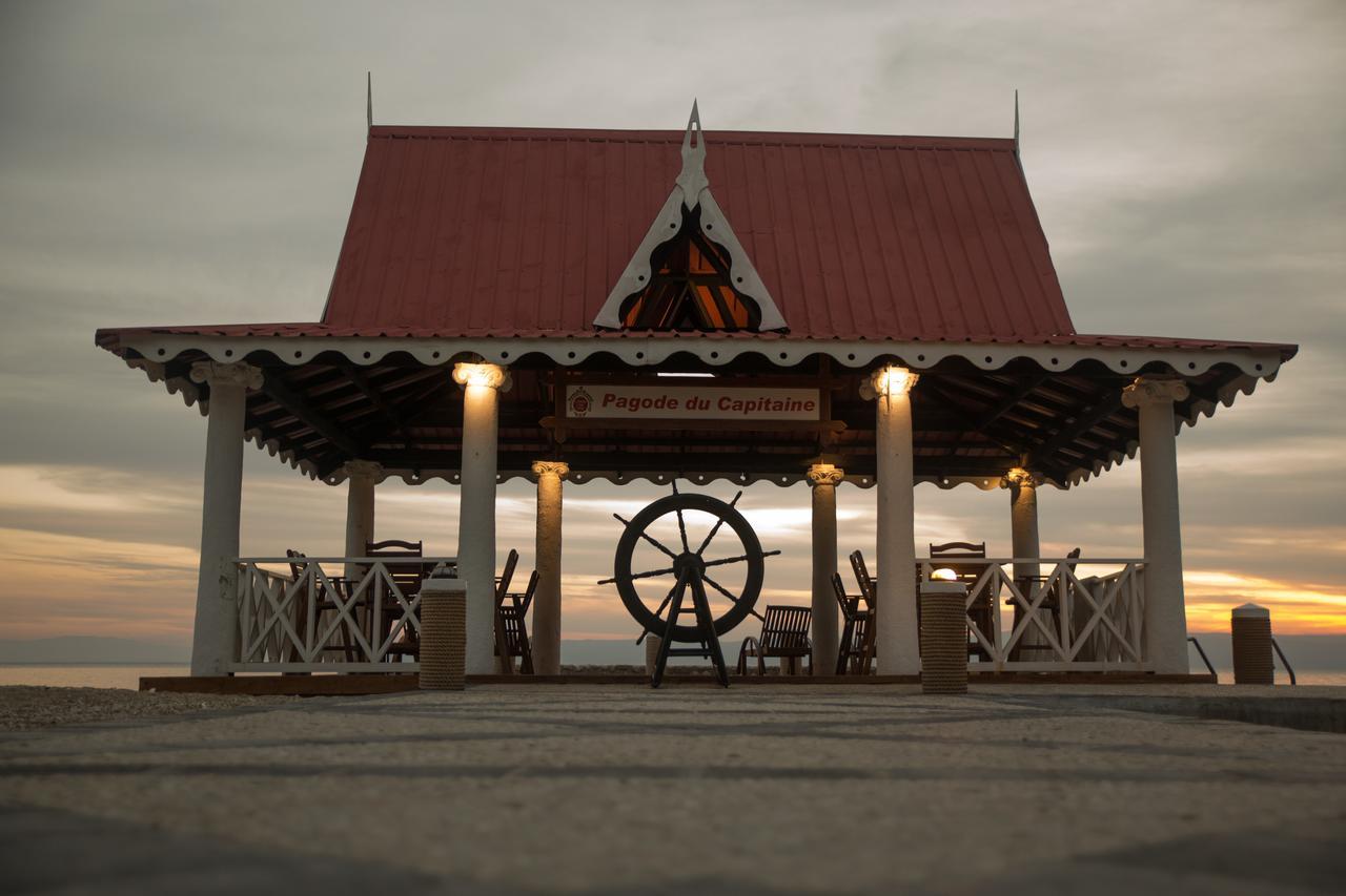 Moulin Sur Mer Beach Resort Montrouis Bagian luar foto