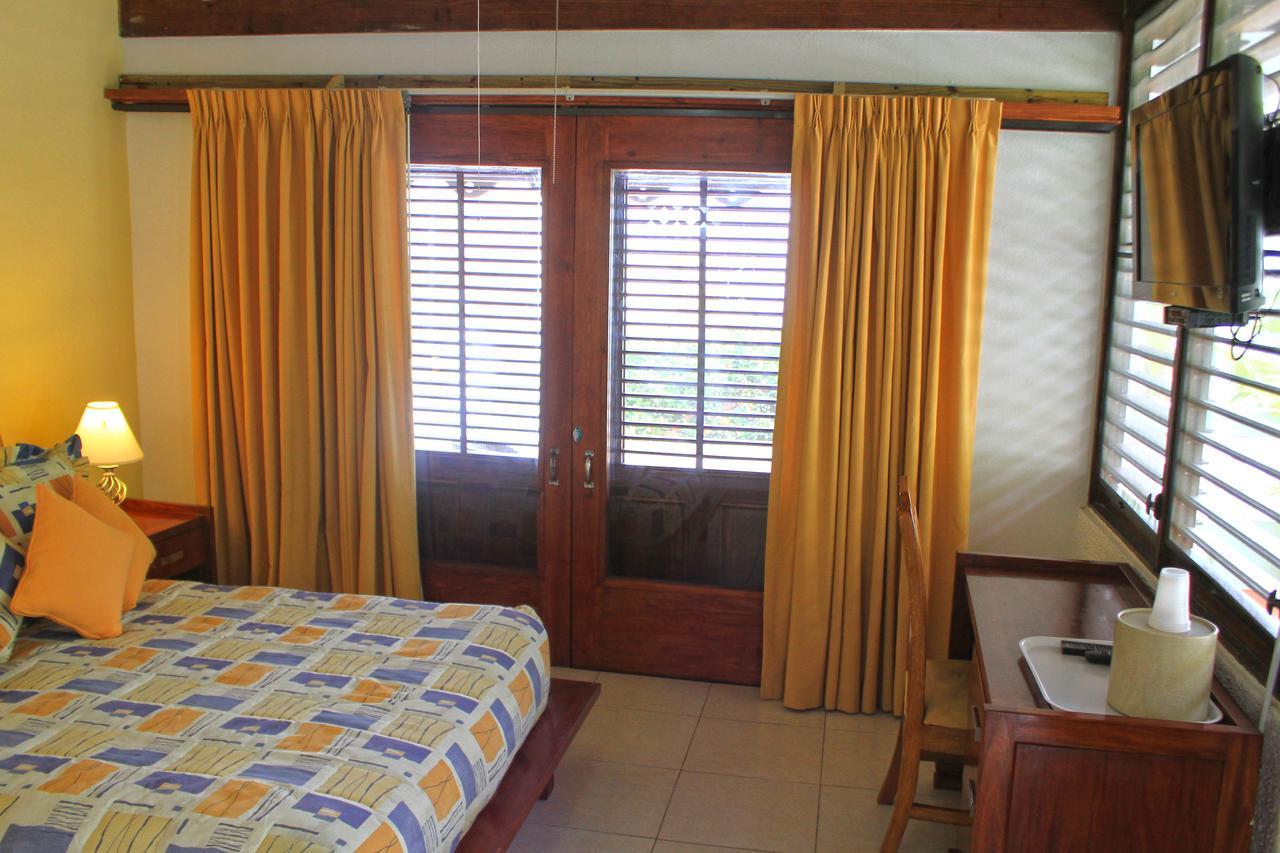 Moulin Sur Mer Beach Resort Montrouis Bagian luar foto