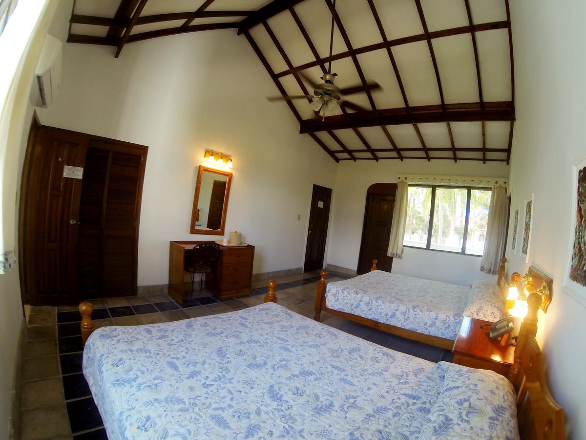 Moulin Sur Mer Beach Resort Montrouis Bagian luar foto