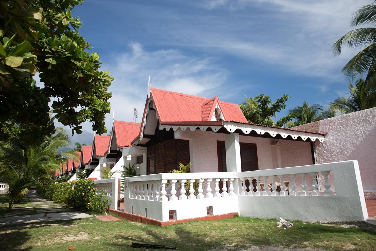 Moulin Sur Mer Beach Resort Montrouis Bagian luar foto