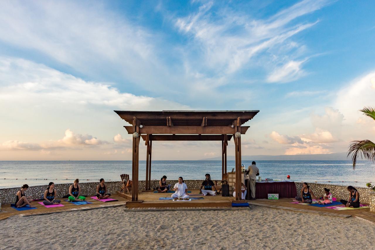 Moulin Sur Mer Beach Resort Montrouis Bagian luar foto