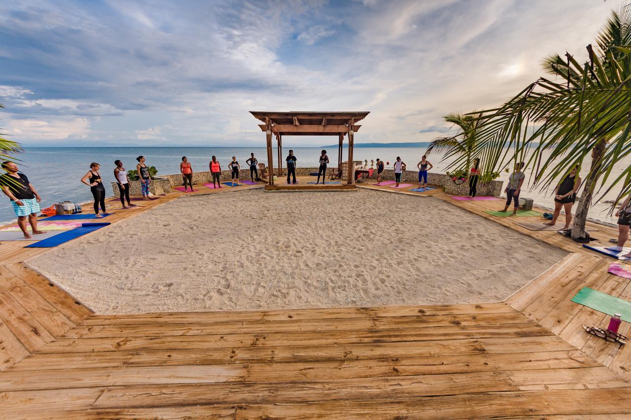 Moulin Sur Mer Beach Resort Montrouis Bagian luar foto