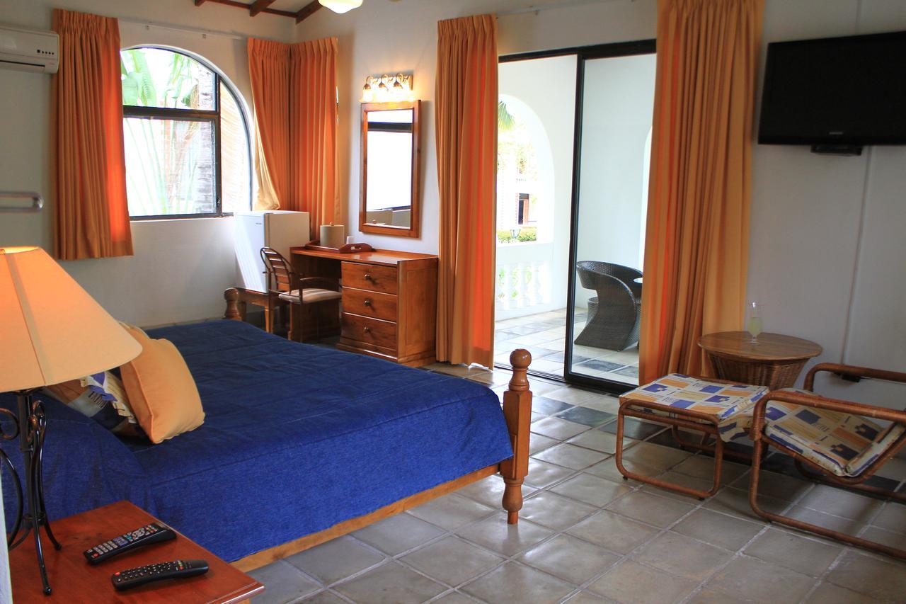 Moulin Sur Mer Beach Resort Montrouis Bagian luar foto