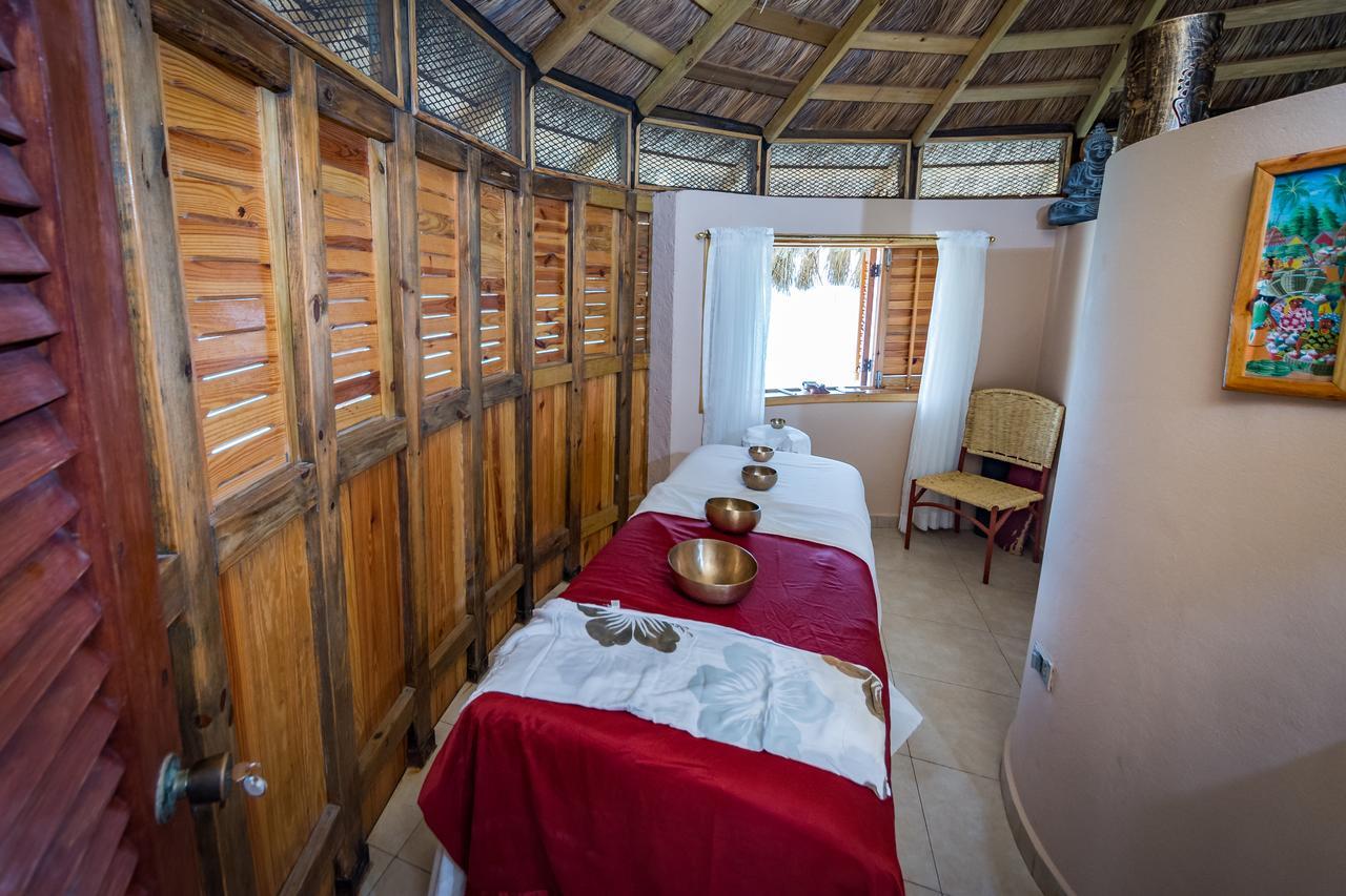 Moulin Sur Mer Beach Resort Montrouis Bagian luar foto
