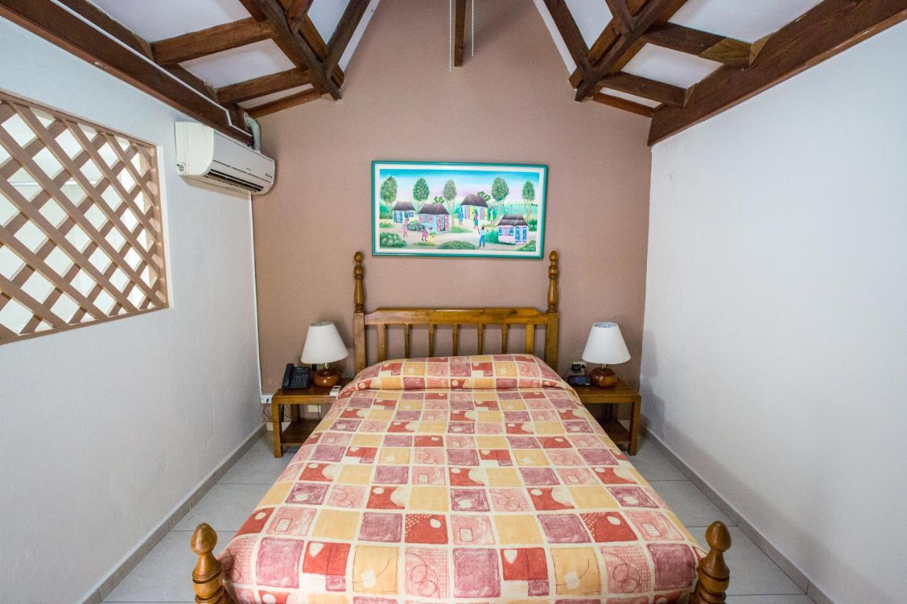 Moulin Sur Mer Beach Resort Montrouis Bagian luar foto